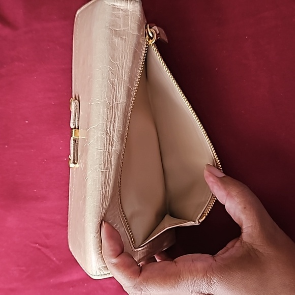 Prada - Picture 5 of 11